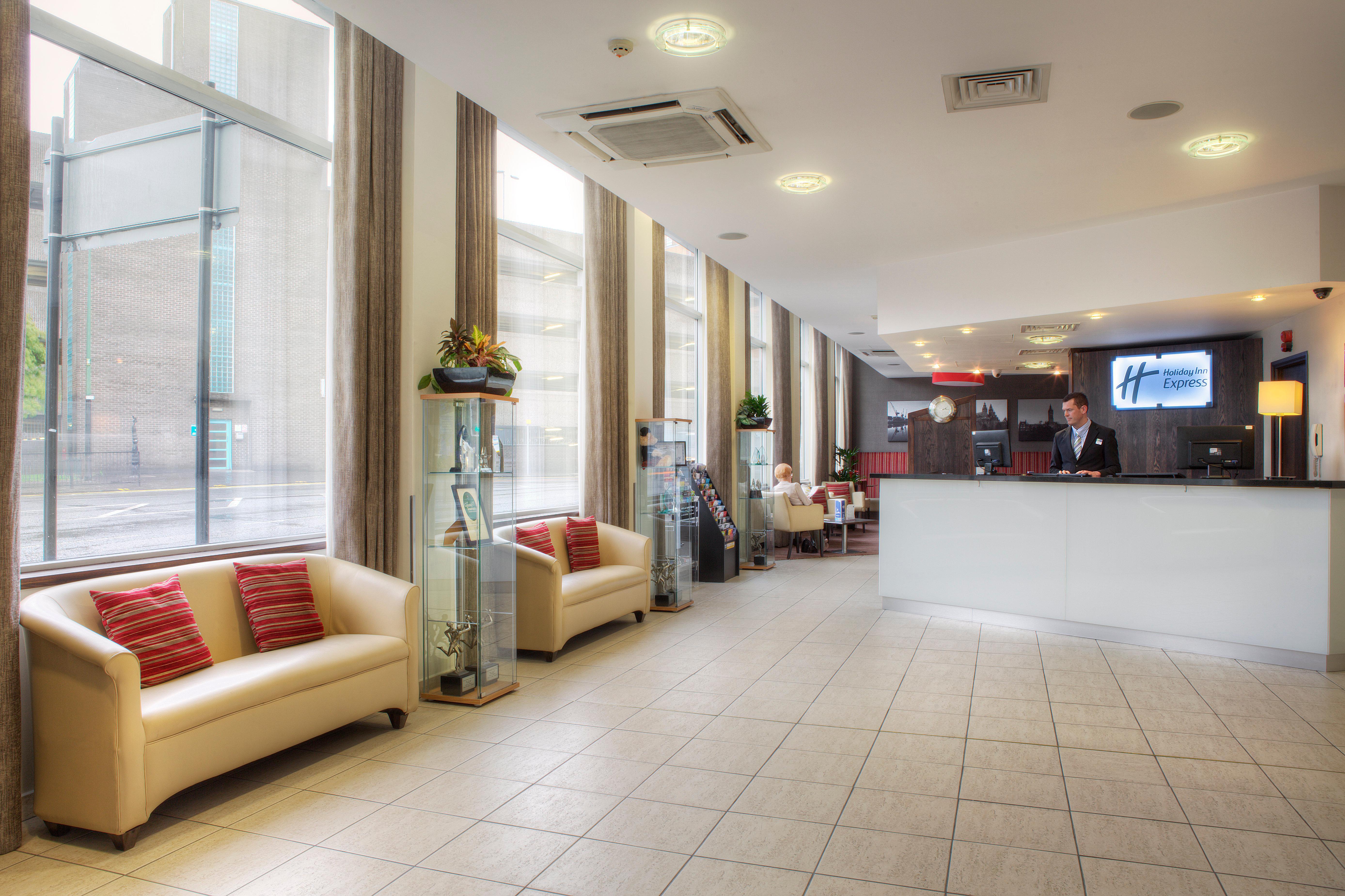 Holiday Inn Express - Glasgow - City Ctr Theatreland By Ihg Bagian luar foto